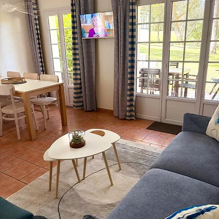 Maison villa Lilou, avec piscine, vue sur le golf, plage à 10 min à pied *