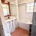 Maison Lilou , Avec Piscine, Sur Le Golf, A 10 Min A Pied Ferienhaus