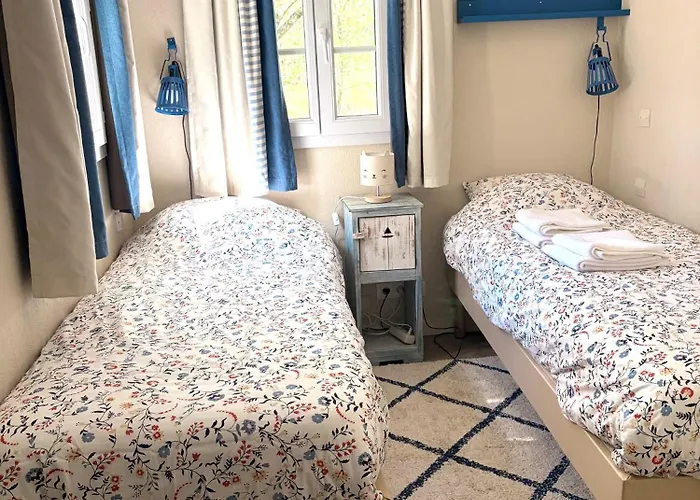 Maison Lilou , Avec Piscine, Sur Le Golf, A 10 Min A Pied Vakantiehuis