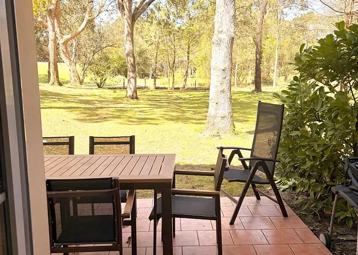 Maison Lilou , Avec Piscine, Sur Le Golf, A 10 Min A Pied Vakantiehuis
