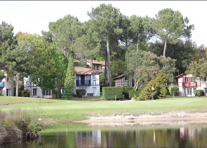 Maison Lilou , Avec Piscine, Sur Le Golf, A 10 Min A Pied