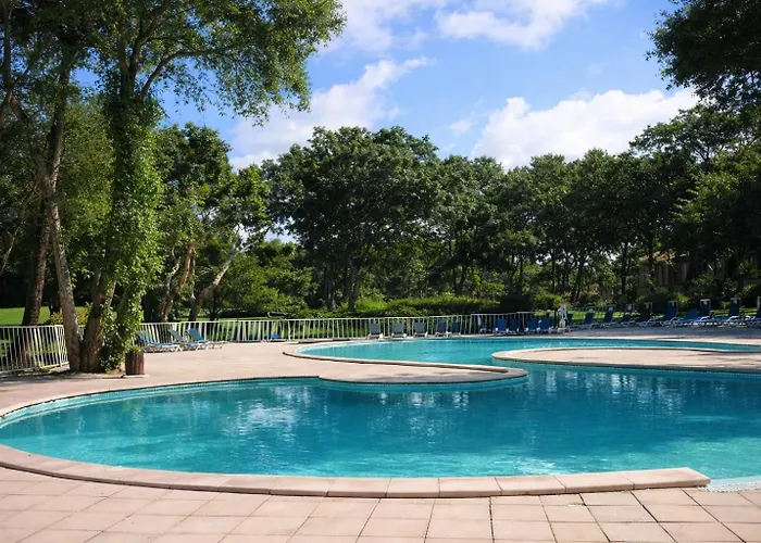 Maison Lilou , Avec Piscine, Sur Le Golf, A 10 Min A Pied