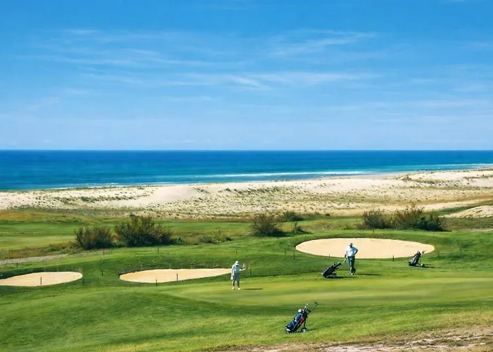 Maison Lilou , Avec Piscine, Sur Le Golf, A 10 Min A Pied Vakantiehuis